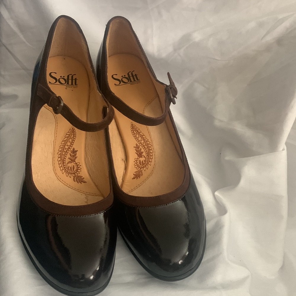Chocolate Brown Patent Leather Suede Strap SOFFT Brand Pumps 10N NWOT